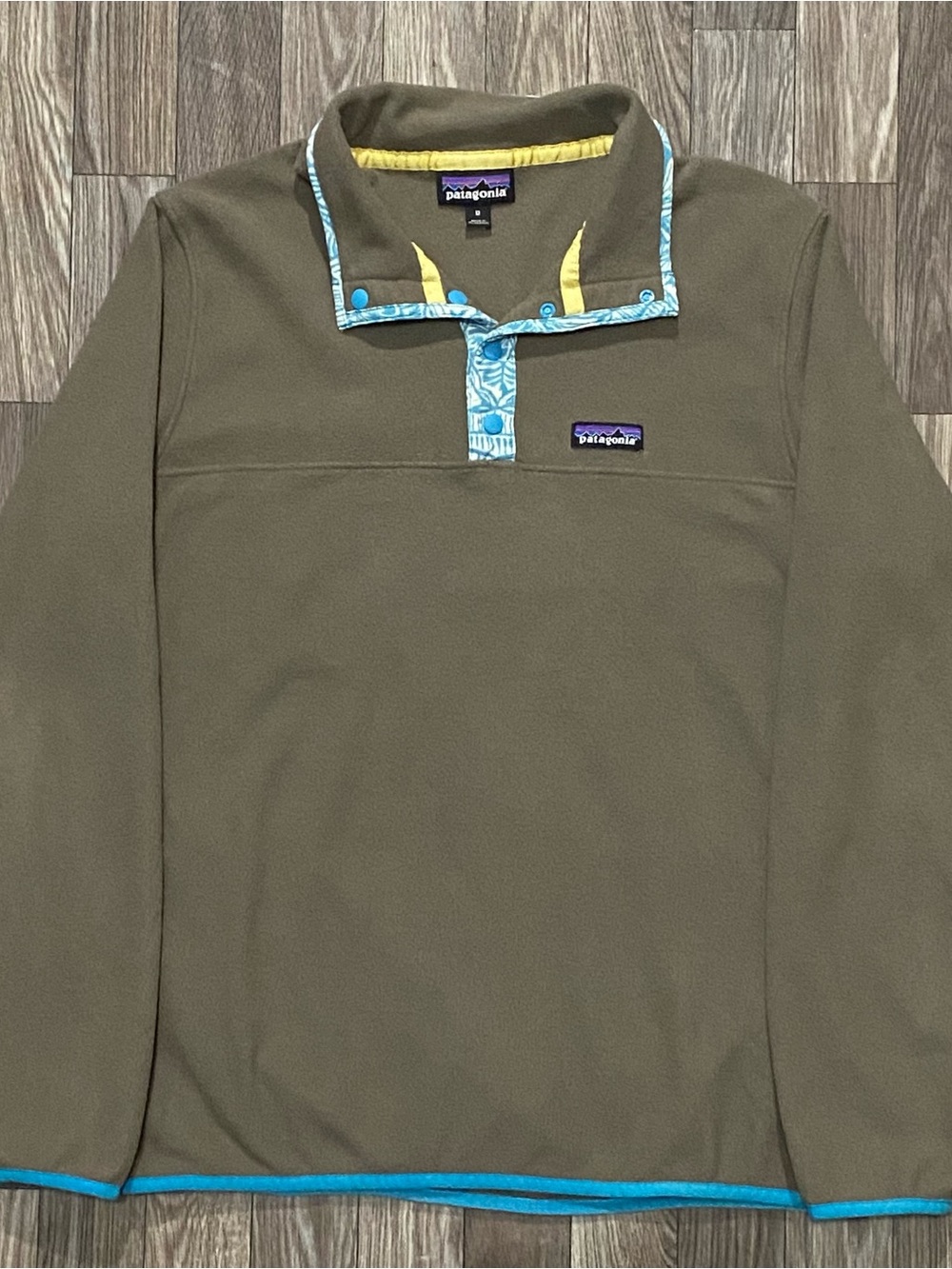 Patagonia Olive Fleece Pullover with Blue Trim and Yellow Accents